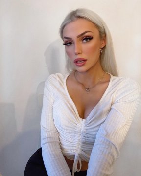 SummerSnow from Sheffield,United Kingdom