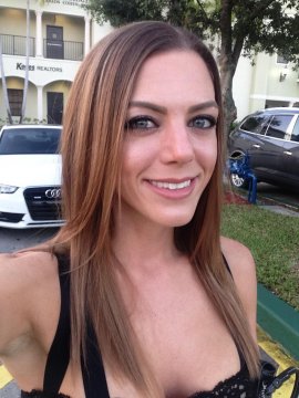 suPerSweEtLexi from Swansea,United Kingdom